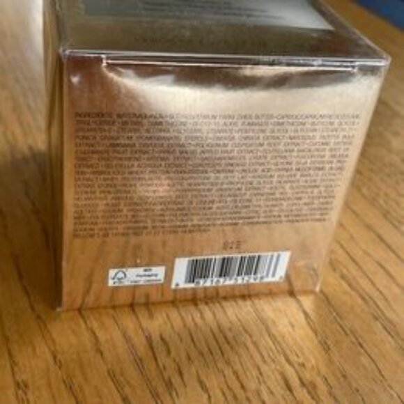 New ESTEE LAUDER Re-Nutriv Ultimate Lift Regenerating Youth Creme SEALED 50ml - Picture 5 of 7